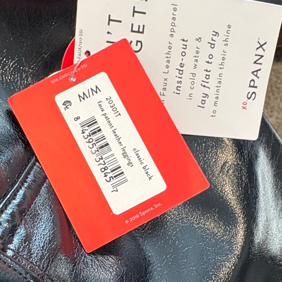 NWT SPANX Glossy Black Leggings Size Medium Tall - Picture 2 of 4